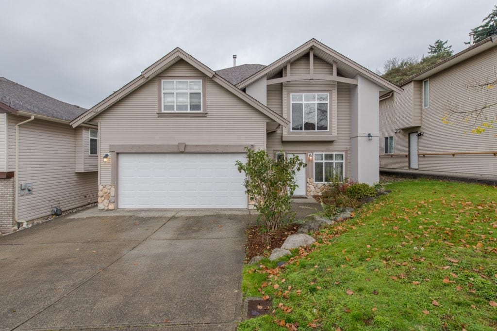 Walk To All Levels Of Schools & Rec