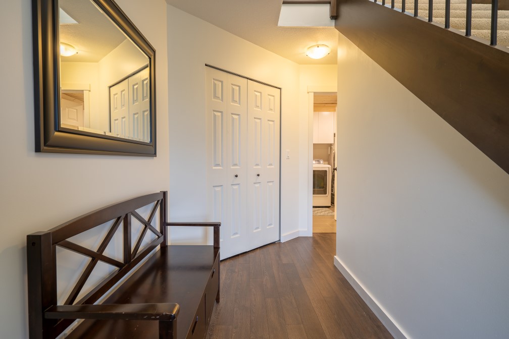 Renovated East Abbotsford Home Eximus